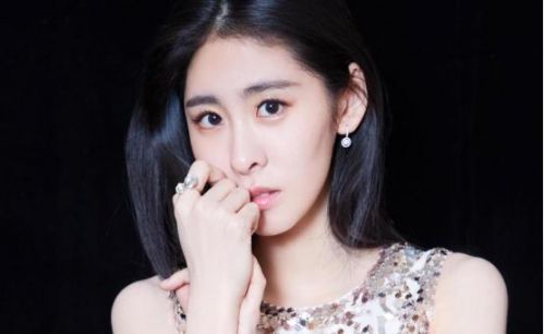 华晨宇1岁女儿会唱歌，某主播：我孩子1岁能直播