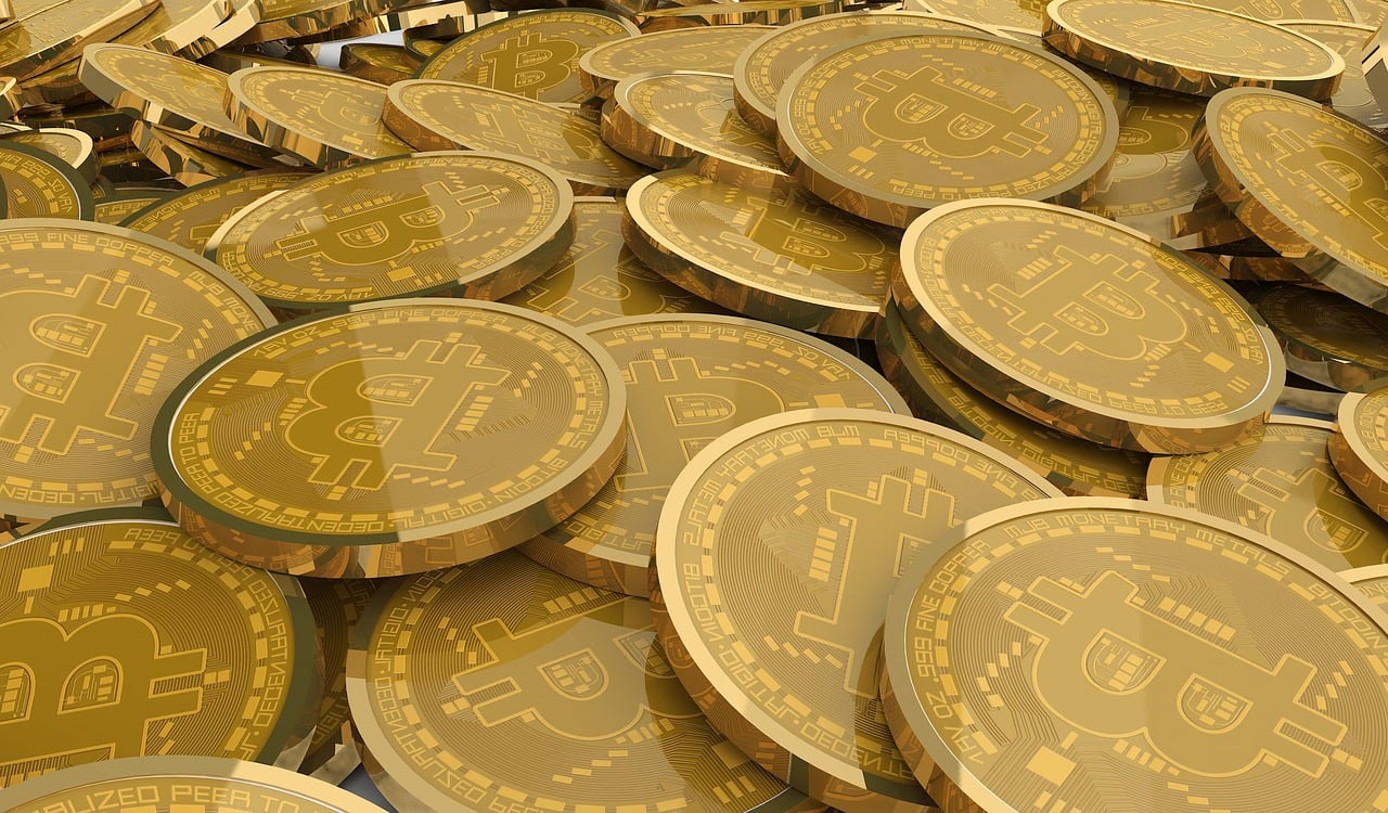 比特币维持在106,000美元上方，但明显需求降温至负值水平