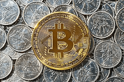 行情持续下探：巨鲸动向、DAT表现与ETF持仓全解析