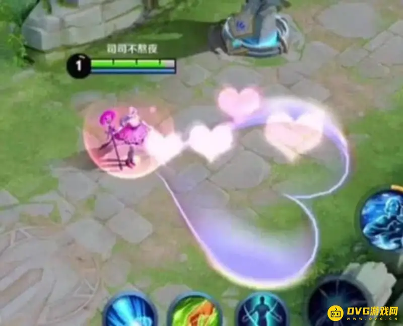 《王者荣耀》英雄摆爱心技巧