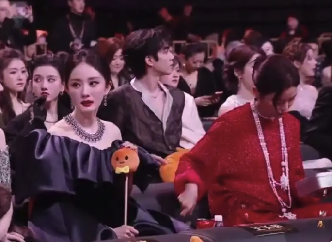 微博之夜炸了是怎么回事？纷纷喊退票背后的原因是什么？